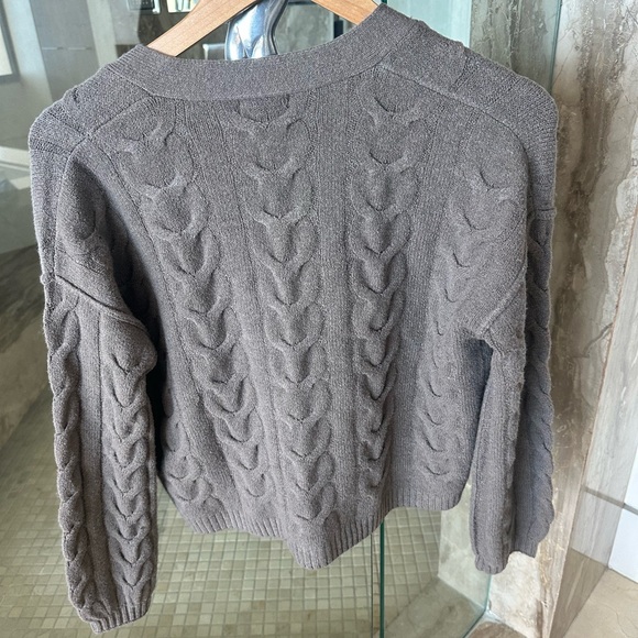 New Short Soft Special Sweater $28 - Picture 3 of 7